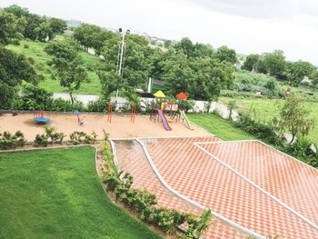 club azzurro resort nalsarovar