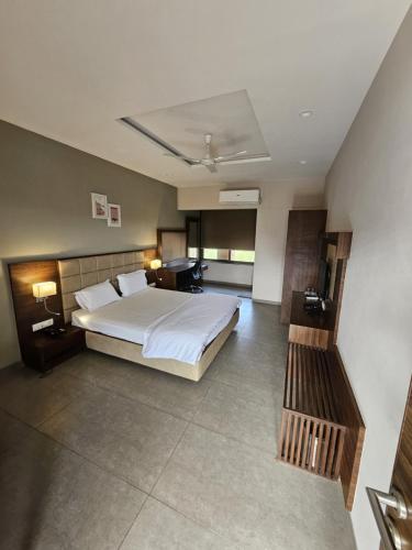 Club Azzurro Resort - Nalsarovar,,3 star