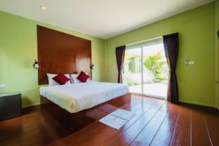 Sky Hip Resort Pattaya City,,2 star