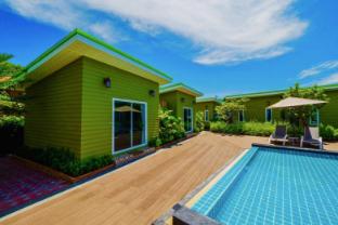 sky hip resort pattaya city