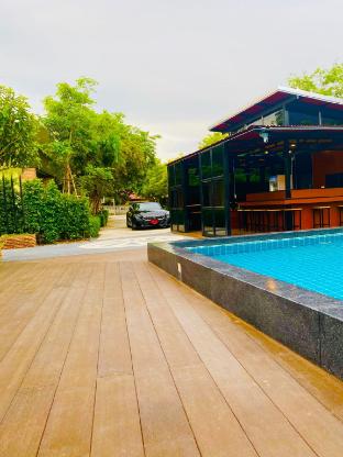 sky hip resort pattaya city