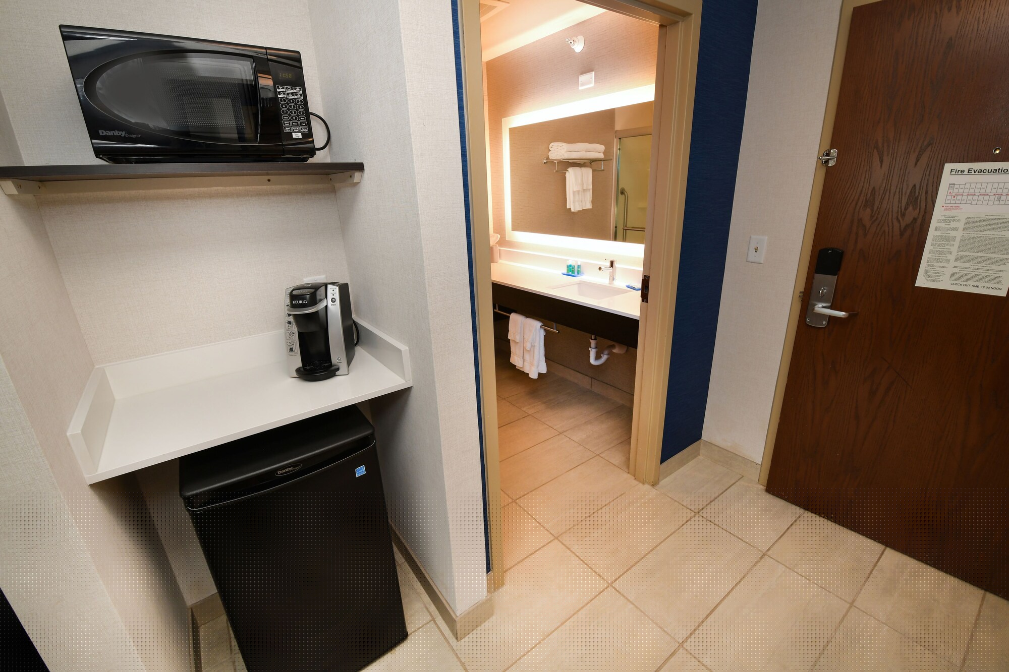 holiday inn express hotel and suites grand forks by ihg