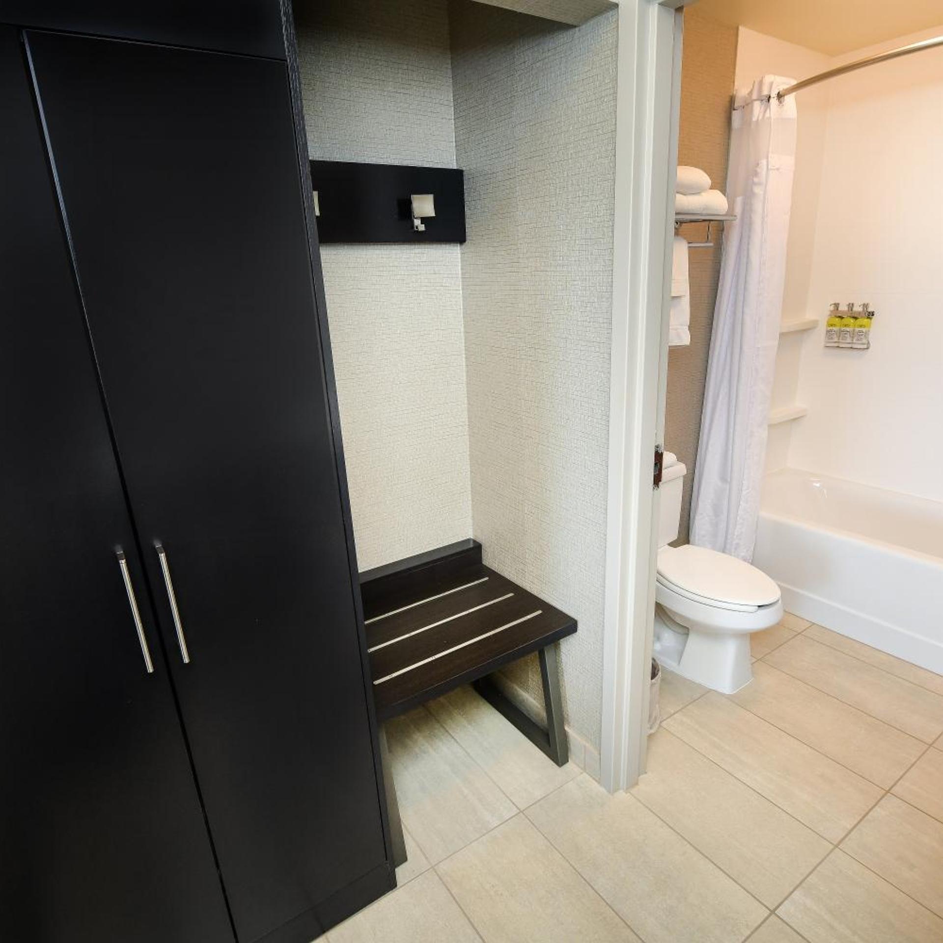 holiday inn express hotel and suites grand forks by ihg