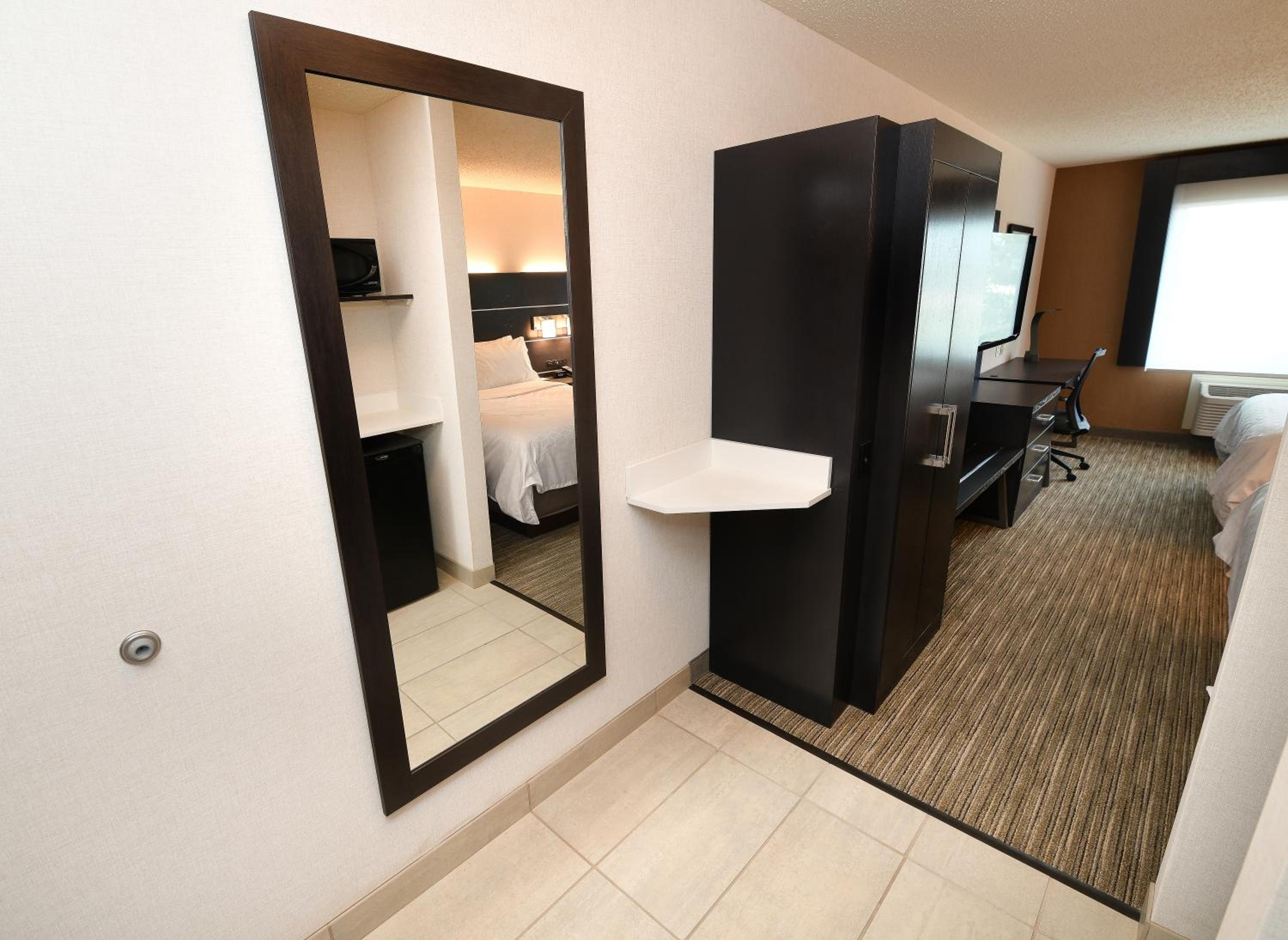holiday inn express hotel and suites grand forks by ihg