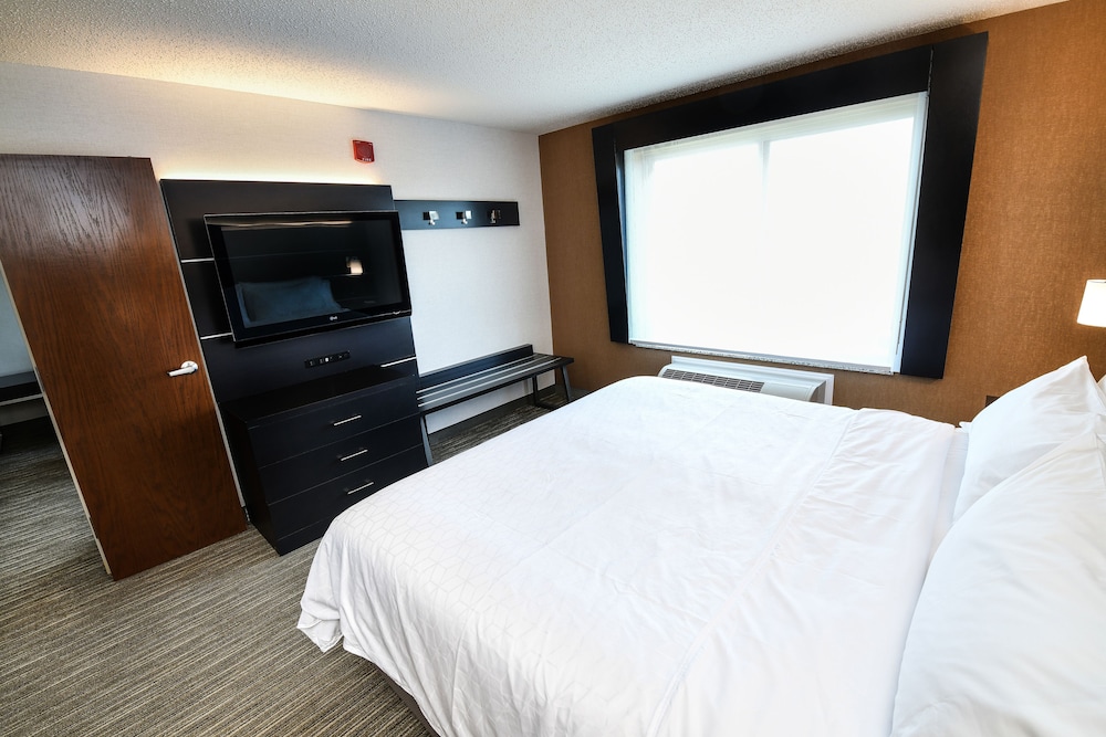 holiday inn express hotel and suites grand forks by ihg
