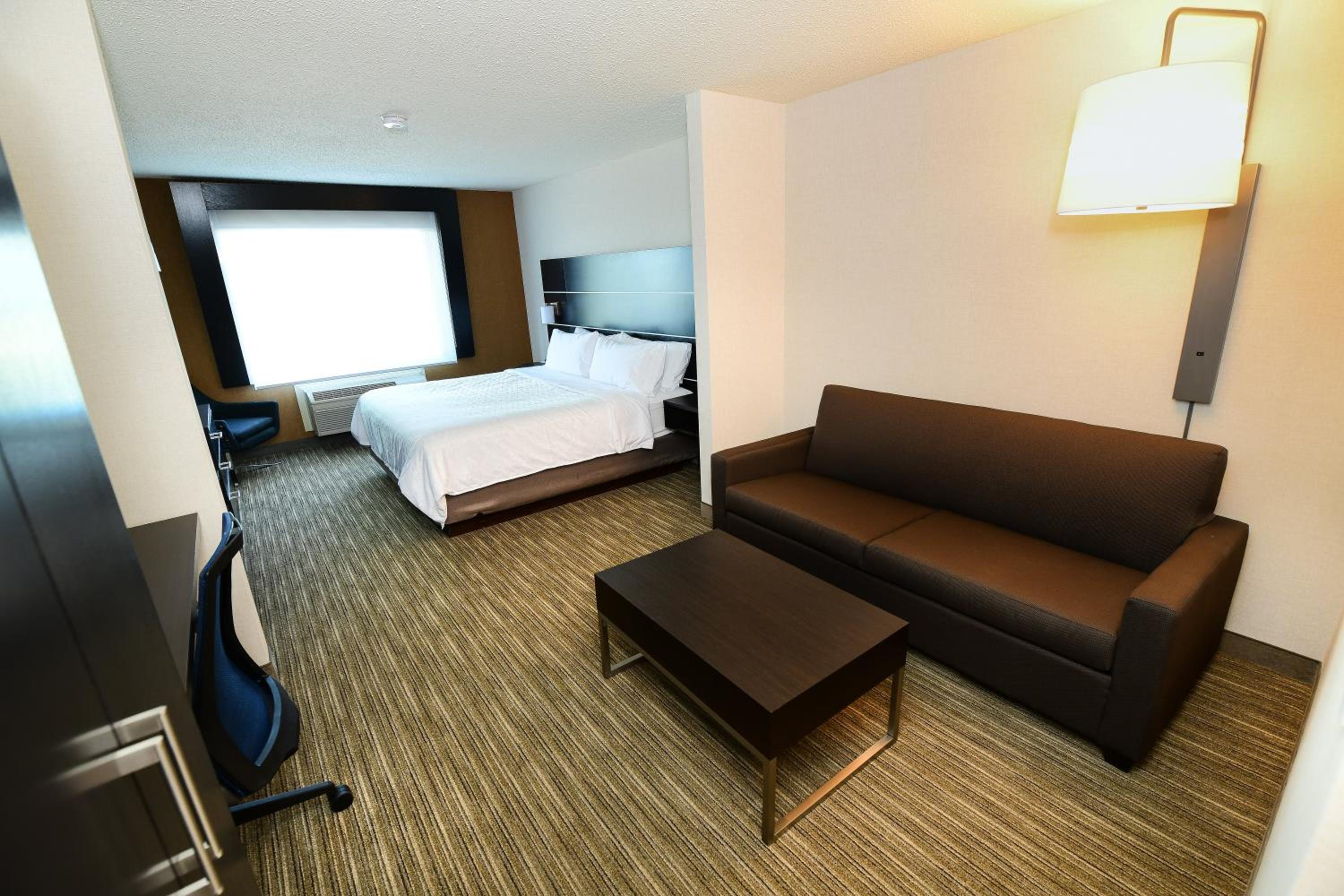 holiday inn express hotel and suites grand forks by ihg