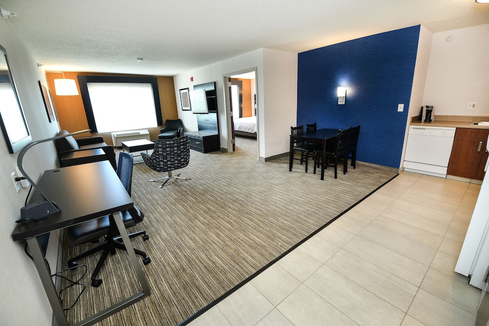 holiday inn express hotel and suites grand forks by ihg