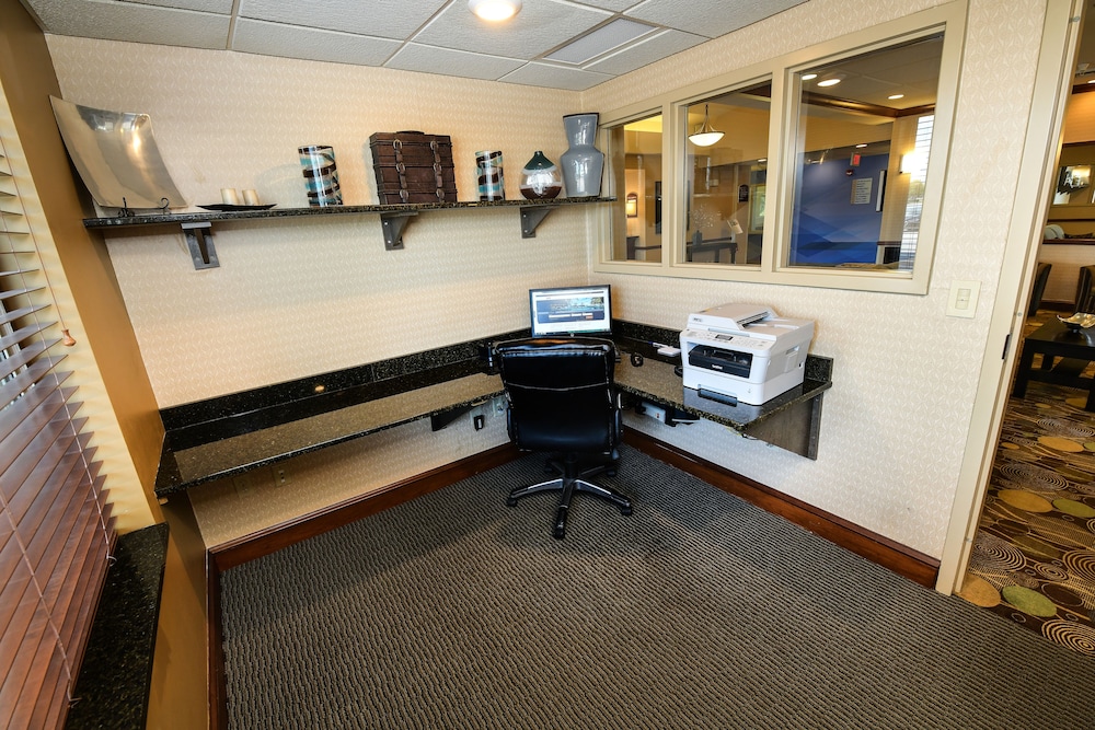 holiday inn express hotel and suites grand forks by ihg