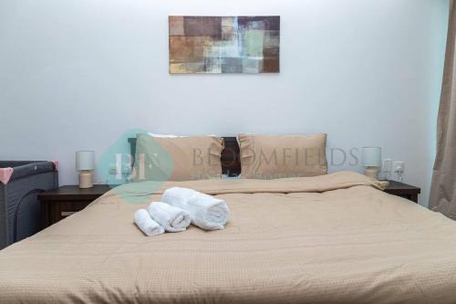 bloomfields 1br sky view at gate tower