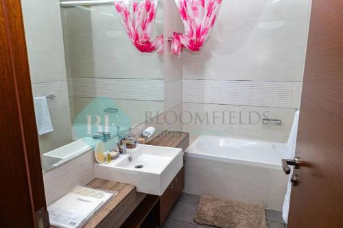 bloomfields 1br sky view at gate tower