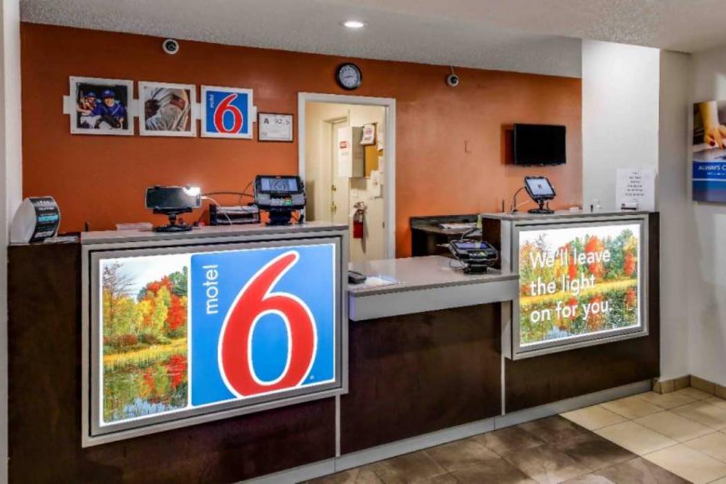 motel 6 greensboro nc airport