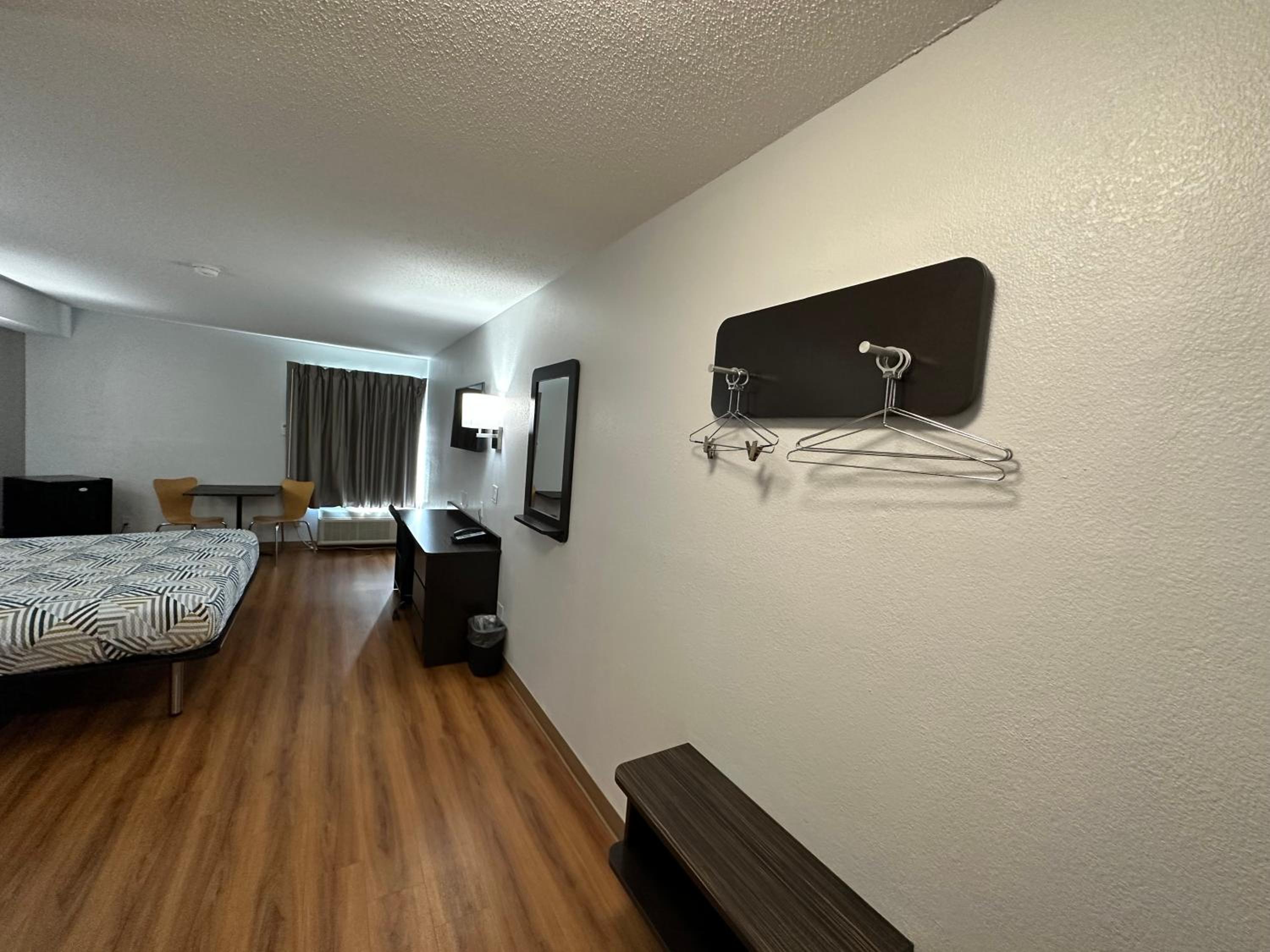 motel 6 greensboro nc airport