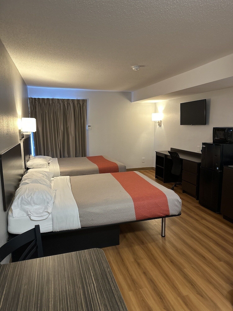 motel 6 greensboro nc airport