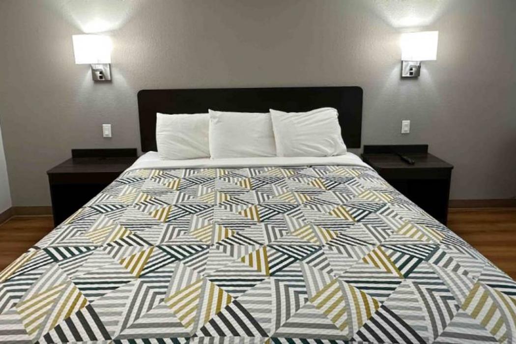 motel 6 greensboro nc airport