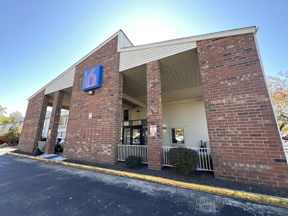 motel 6 greensboro nc airport