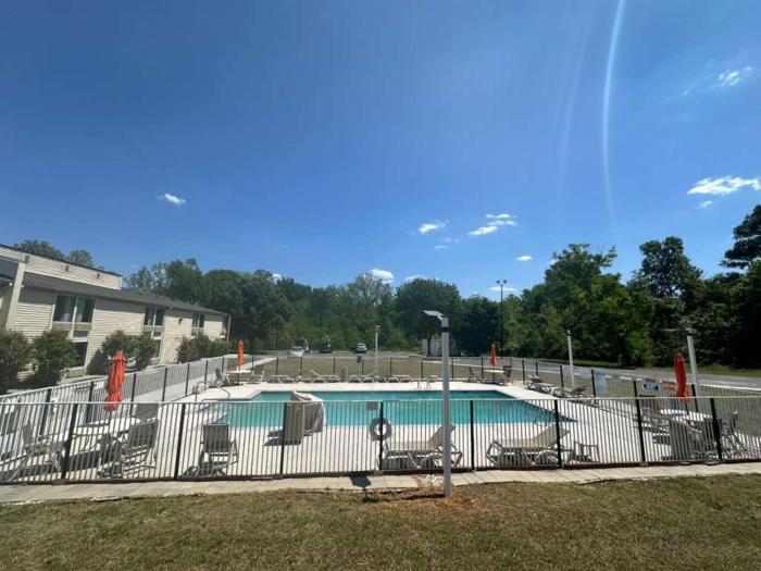 motel 6 greensboro nc airport