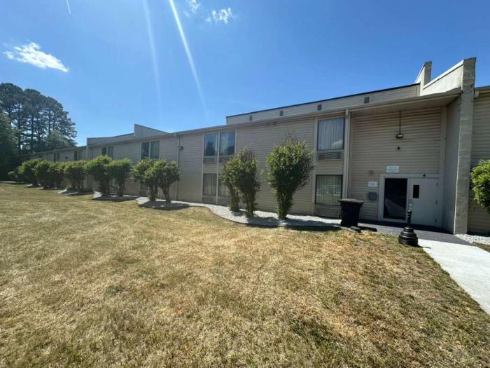motel 6 greensboro nc airport