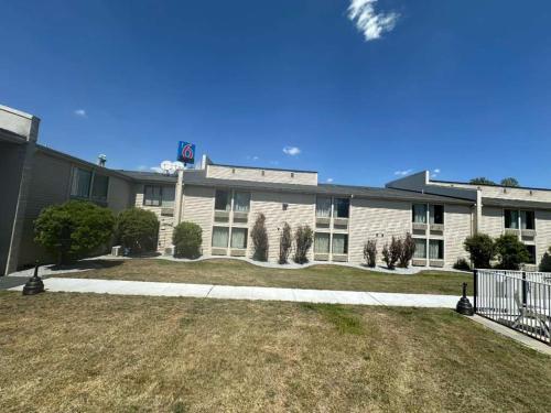 motel 6 greensboro nc airport