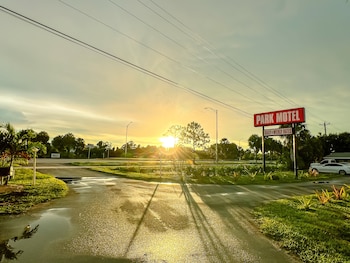 Park Motel,2020 N Tamiami Trl,3 star