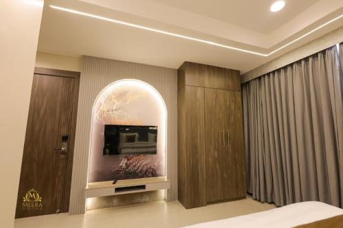 The Meera Hotel,,3 star