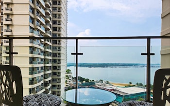 country garden danga bay by widebed jb