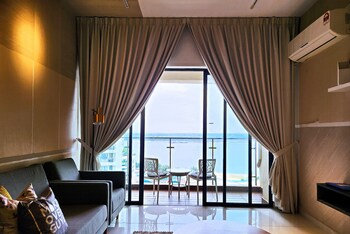 country garden danga bay by widebed jb