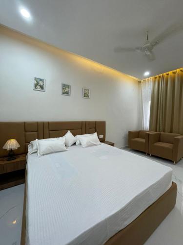 Jj Lawns And Resort,,2 star