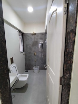 varsity by daily stays