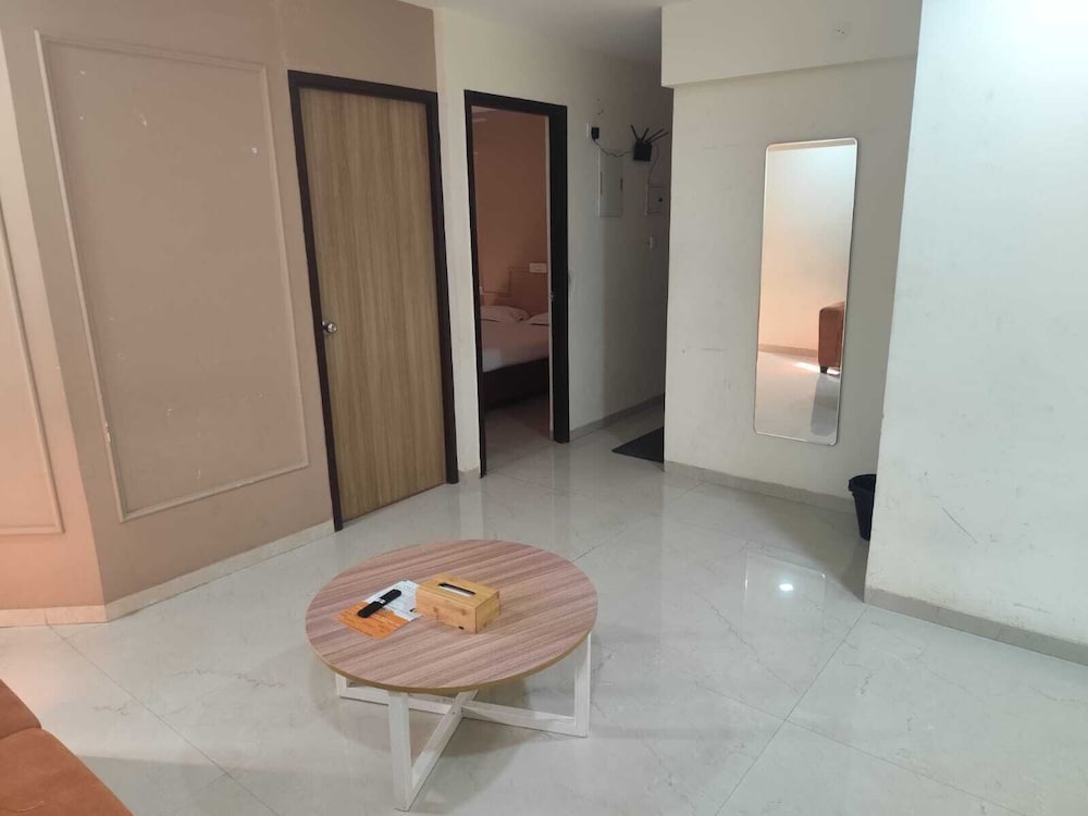 varsity by daily stays