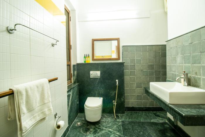 opulent antique 6br villa in gurugram