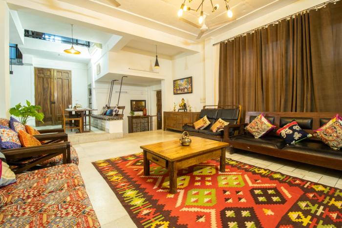 opulent antique 6br villa in gurugram