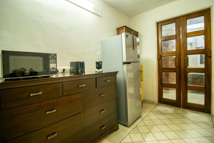 opulent antique 6br villa in gurugram