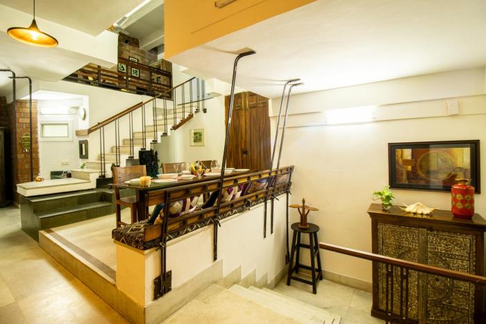 opulent antique 6br villa in gurugram