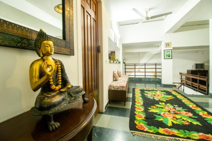 opulent antique 6br villa in gurugram