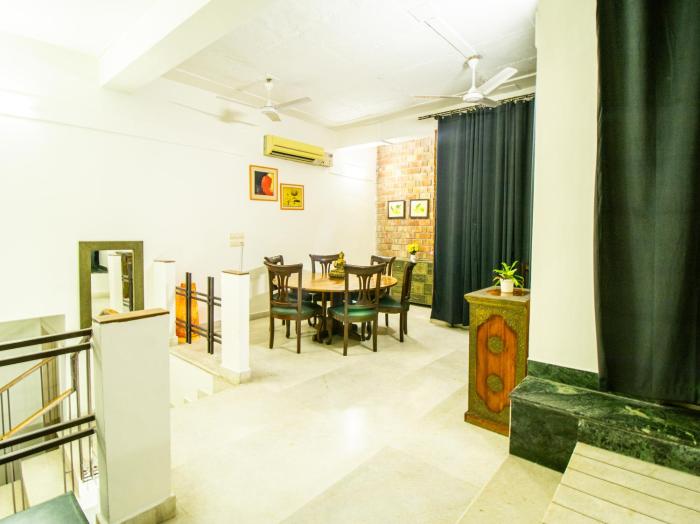 opulent antique 6br villa in gurugram