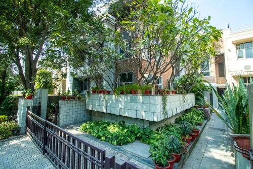 opulent antique 6br villa in gurugram