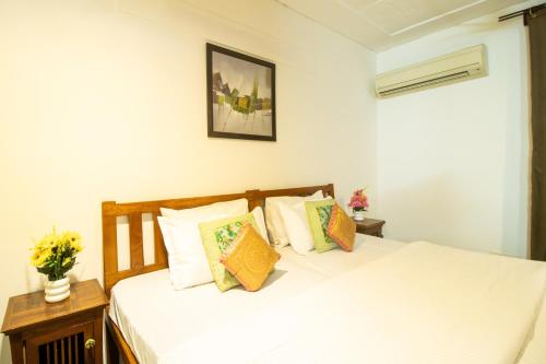 opulent antique 6br villa in gurugram