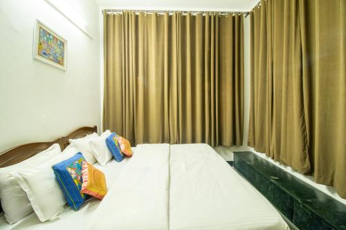 opulent antique 6br villa in gurugram