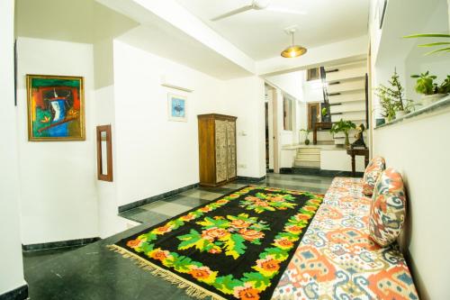 opulent antique 6br villa in gurugram