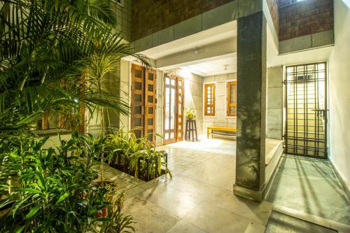 opulent antique 6br villa in gurugram