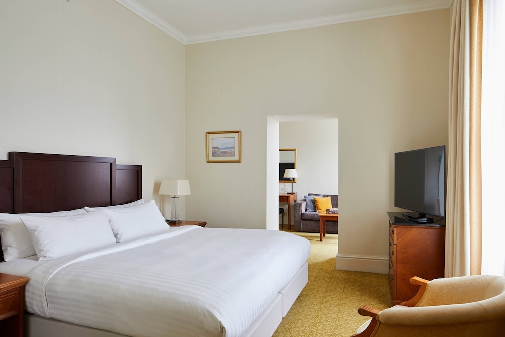 Bournemouth Highcliff Marriott Hotel,Poole>>Bournemouth,4 star