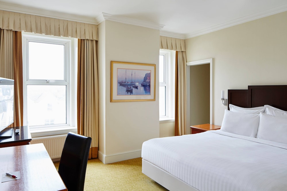 Bournemouth Highcliff Marriott Hotel,Poole>>Bournemouth,4 star