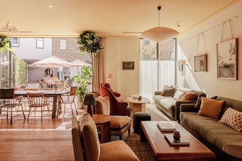 Wilde Cambridge City Centre,,2 star