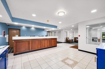 Lakewood Inn & Suites,29291 Amerihost Dr,2 star