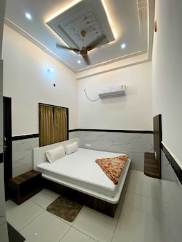 shree radhe radhe palace