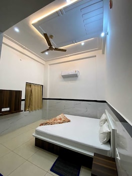 shree radhe radhe palace