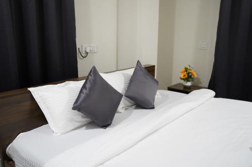 Dwaraka Heaven Luxury Rooms,,3 star