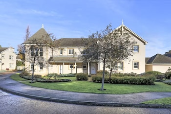 modern flat with free parking