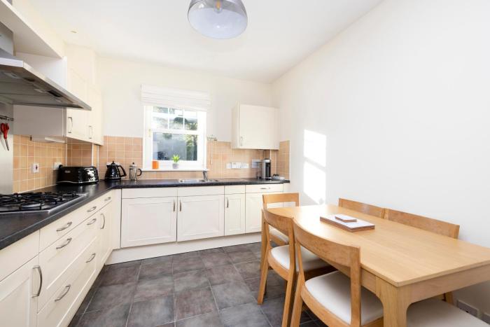 modern flat with free parking