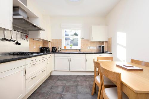 modern flat with free parking